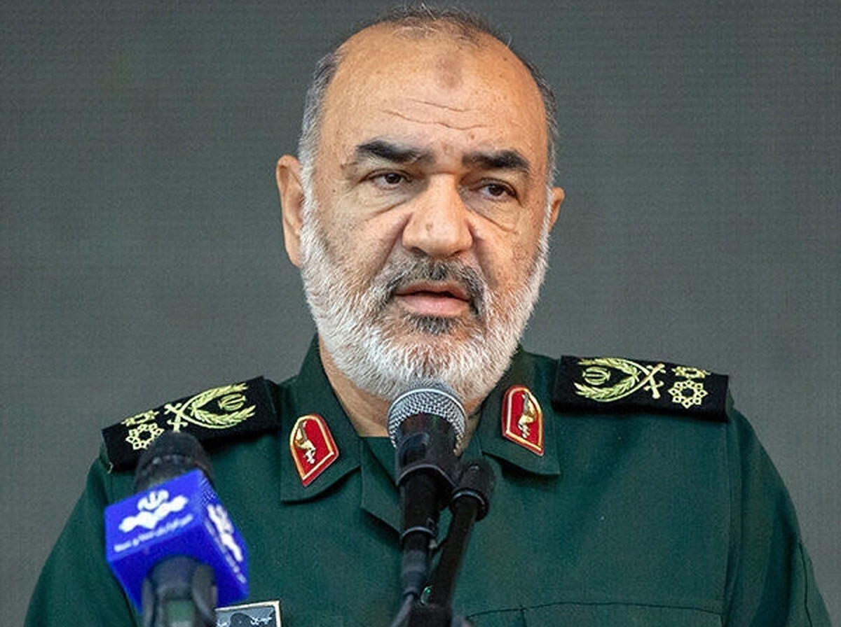 فرمانده کل سپاه در سفر به خوی، بر امدادرسانی سپاه تا تثبیت کامل شرایط و رفع مشکلات مردم در مناطق زلزله‌زده تاکید کرد و گفت: عملیات مردم‌یاری سپاه ادامه خواهد داشت.