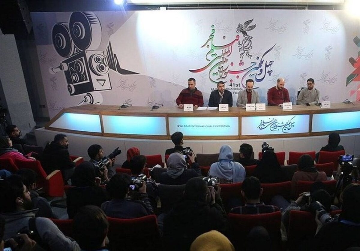نشست خبری انیمیشن «بچه زرنگ» با حضور برخی از عوامل این اثر در دومین بخش  از چهارمین روز چهل و یکمین جشنواره بین المللی فیلم فجر برگزار شد.