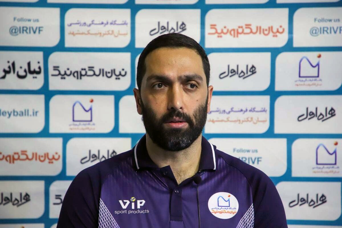 مربی تیم والیبال نیان الکترونیک گفت: متاسفانه شرایط طوری است که به جای بازی پلی آف باید به فکر سلامتی بازیکنان‌مان باشیم.