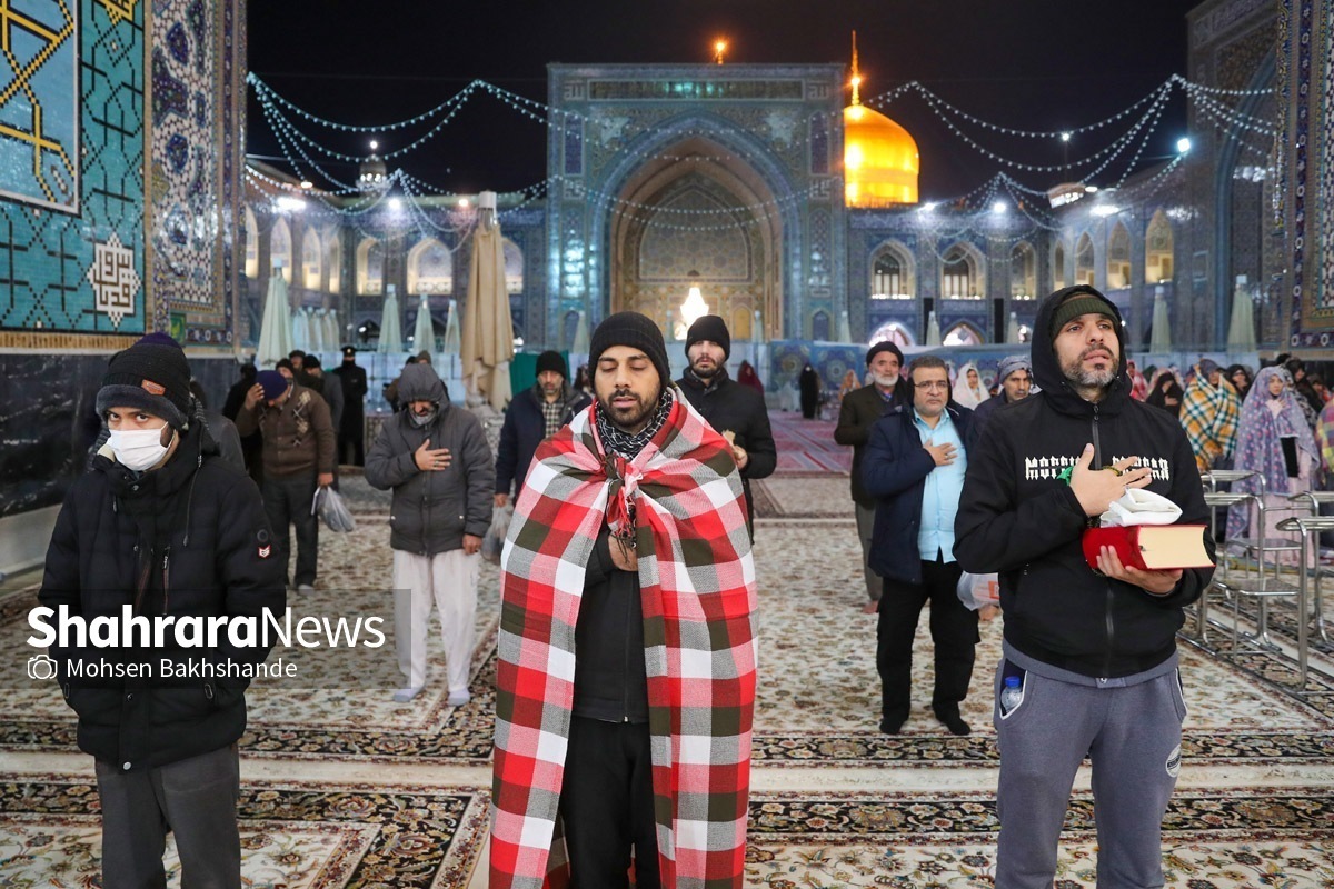 مراسم اعتکاف امسال حرم مطهر رضوی همانند سال‌های گذشته در روزهای ۱۳ تا ۱۵ ماه رجب، مصادف با ۱۵ تا ۱۷ بهمن ماه در حرم مطهر رضوی در حال برگزاری است ومراسم اعتکاف امسال در مسجد گوهرشاد، مسجد صدیقی‌ها و مسجد ملاهاشم برگزار شده است.