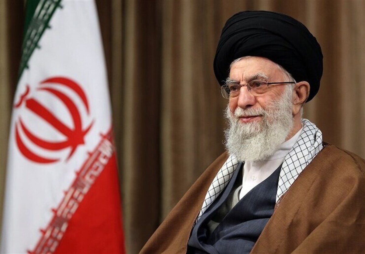 حجت‌الاسلام والمسلمین معزی به نمایندگی از دفتر مقام معظم رهبری، پیام محبت، صمیمیت و سلام مقام معظم رهبری را به مردم زلزله‌زده خوی ابلاغ کرد.