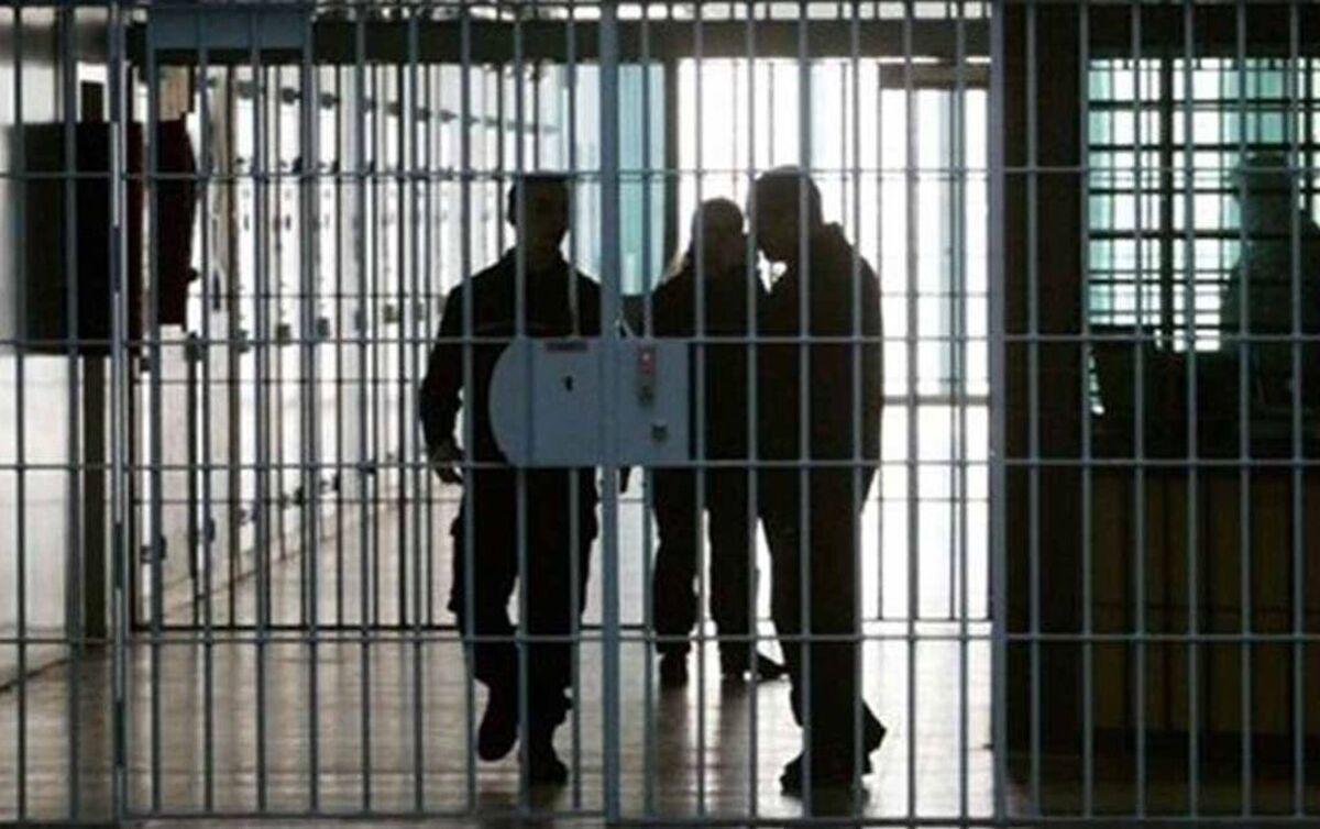 بعد از اعلام خبر عفو گسترده رهبر معظم انقلاب به مناسبت چهل و چهارمین سالگرد پیروزی انقلاب اسلامی و اعیاد ماه رجب؛ با دستور رئیس قوه قضاییه روسای دادگستری استان‌های کشور به همراه تیم‌های متشکل از قضات و مقام‌های قضایی کار بررسی و رصد پرونده محکومان و متهمان را آغاز کرده‌اند.