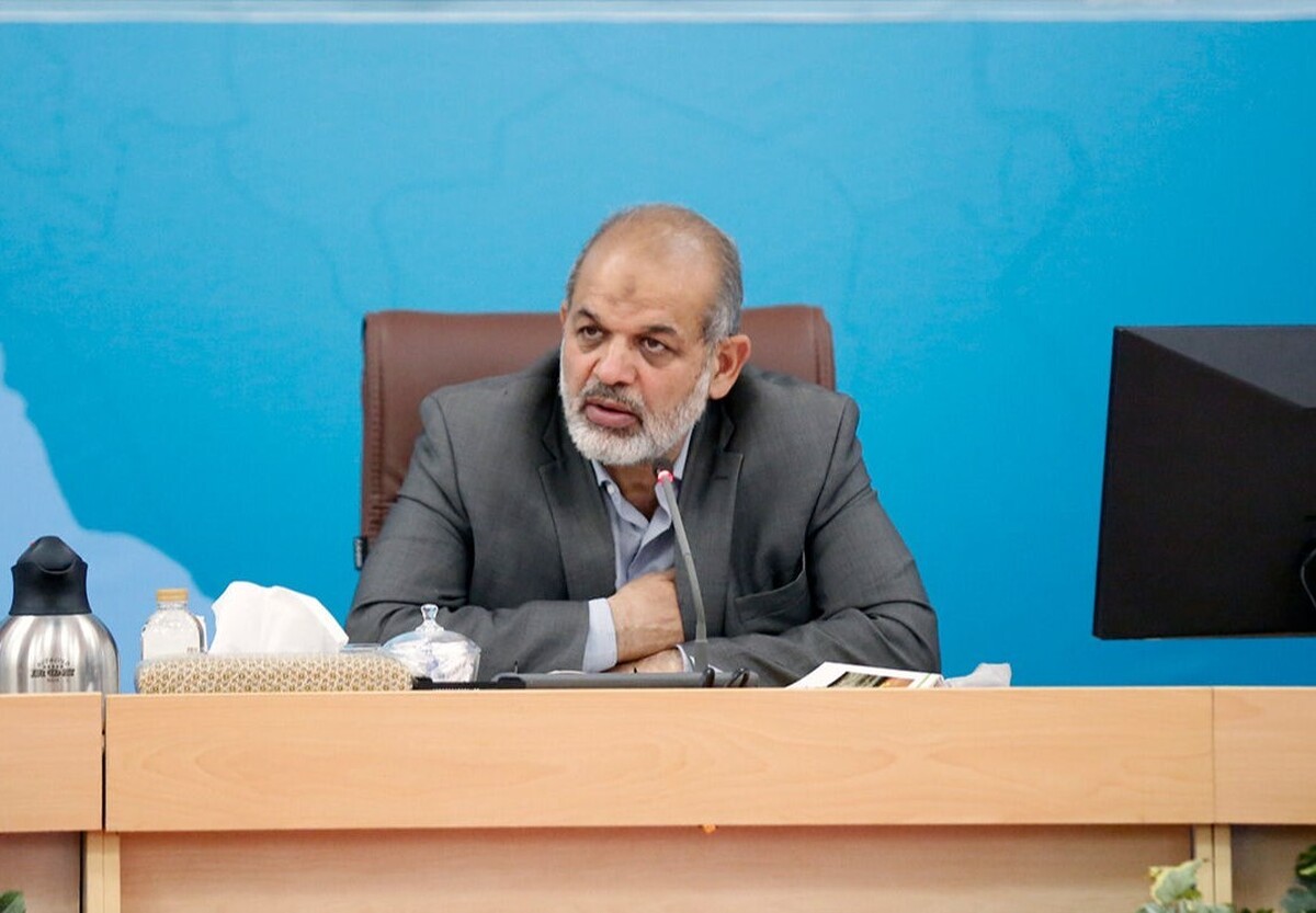 وزیر کشور با بیان اینکه اصناف به عنوان جایگاه برجسته در اقتصاد دارند و باید برای ارائه راه حل‌های نوین پیش قدم باشند، گفت: رونق تولید از مسیر اصناف پویا و توانمند می‌گذرد.
