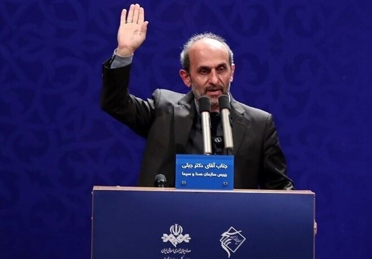رئیس صدا و سیما درباره بازگشت هنرمندان به تلویزیون با توجه به عفو عمومی رهبر انقلاب و سرانجام برنامه «دورهمی» توضیحاتی داد.