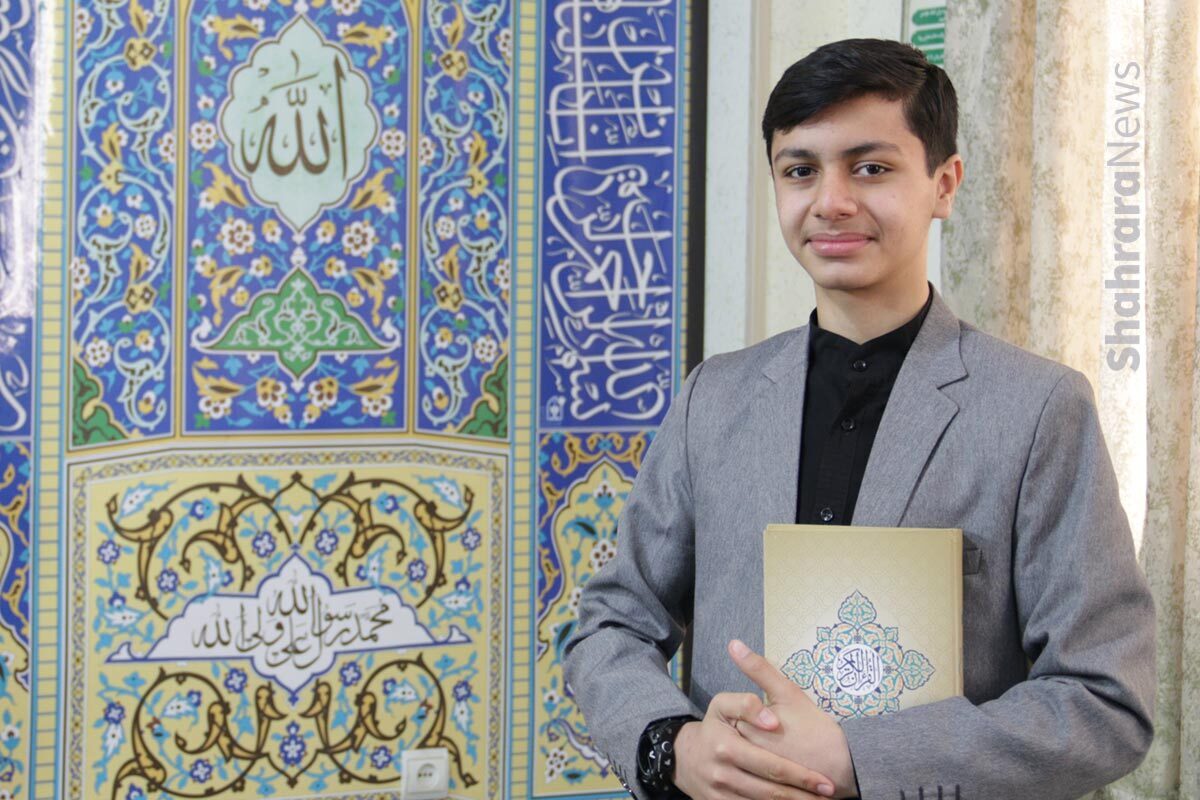 «إقرأ باسم ربّک الذی خلق» (بخوان به‌ نام پروردگارت که آفرید) و با همین فرمان پروردگار خطاب به محمّد امین(ص)، آن حضرت به پیامبری مبعوث شد و این عید بزرگ مقدمه‌ی برچیده شدن بت‌پرستی شد.