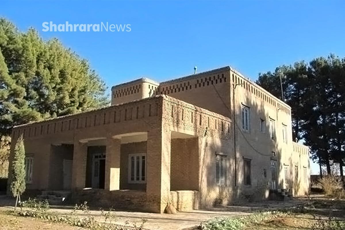 امروز قرار است به روستای سعادت‌آباد رشتخوار که جاذبه‌های گردشگری فراوانی دارد سفر کنیم.
