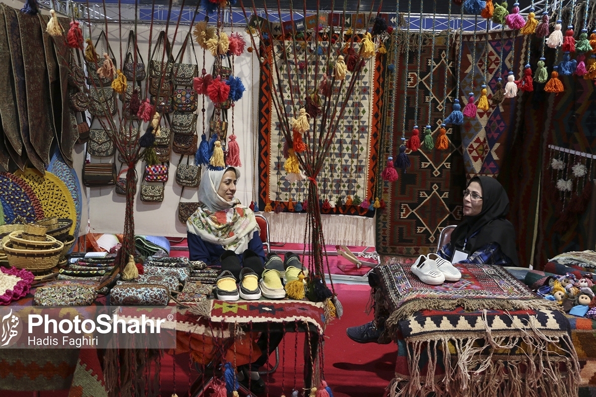 معاون صنایع دستی اداره کل میراث فرهنگی، گردشگری و صنایع دستی خراسان رضوی گفت: از ابتدای امسال تا پایان آذرماه مجموعا ۳۷.۸ میلیون دلار صنایع دستی از این استان به کشور‌های دیگر صادر شده است.