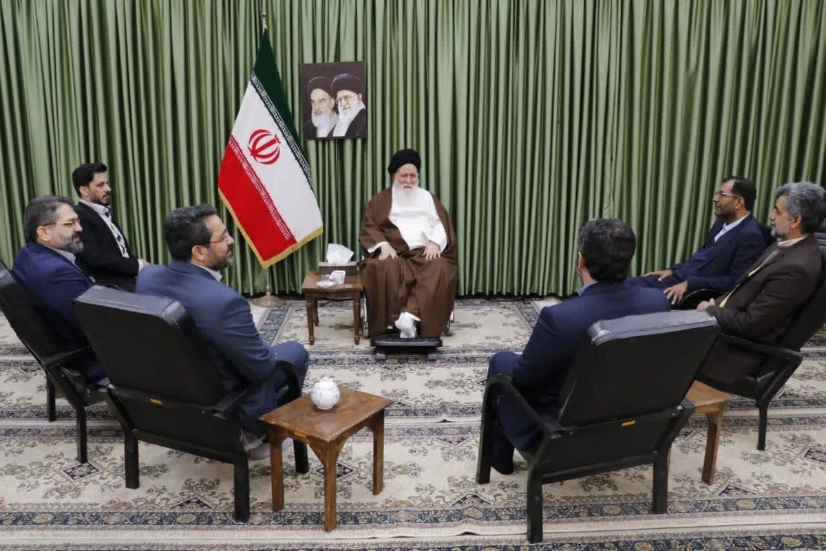 نماینده ولی فقیه در استان خراسان رضوی گفت: مناطق آزاد تجاری باید راهروی صادرات و کمک‌حال رونق تولید ملی و اشتغال برای جوانان این کشور باشد، اما تصور برخی این بود که مقصود از منطقه آزاد، واردات آزادانه کالا‌های خارجی است که با استفاده از آن، بازار تولید و نظام اقتصادی داخل کشور به‌سادگی برهم بخورد.