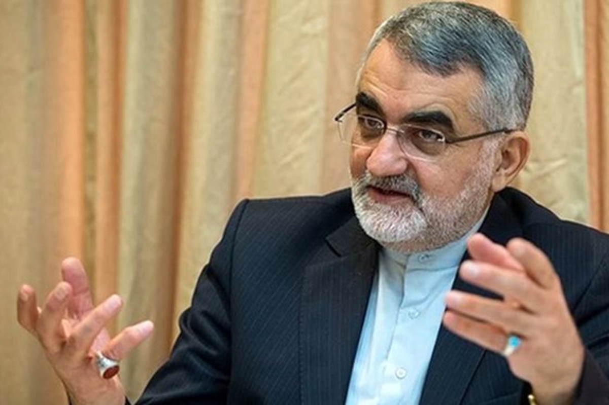 رئیس پیشین کمیسیون امنیت ملی و سیاست خارجی مجلس گفت: رهبر انقلاب با دستورات مثبتی که به دولتمردان برای حل سریع‌تر مشکلات اقتصادی دادند، باعث حضور گسترده مردم شدند.