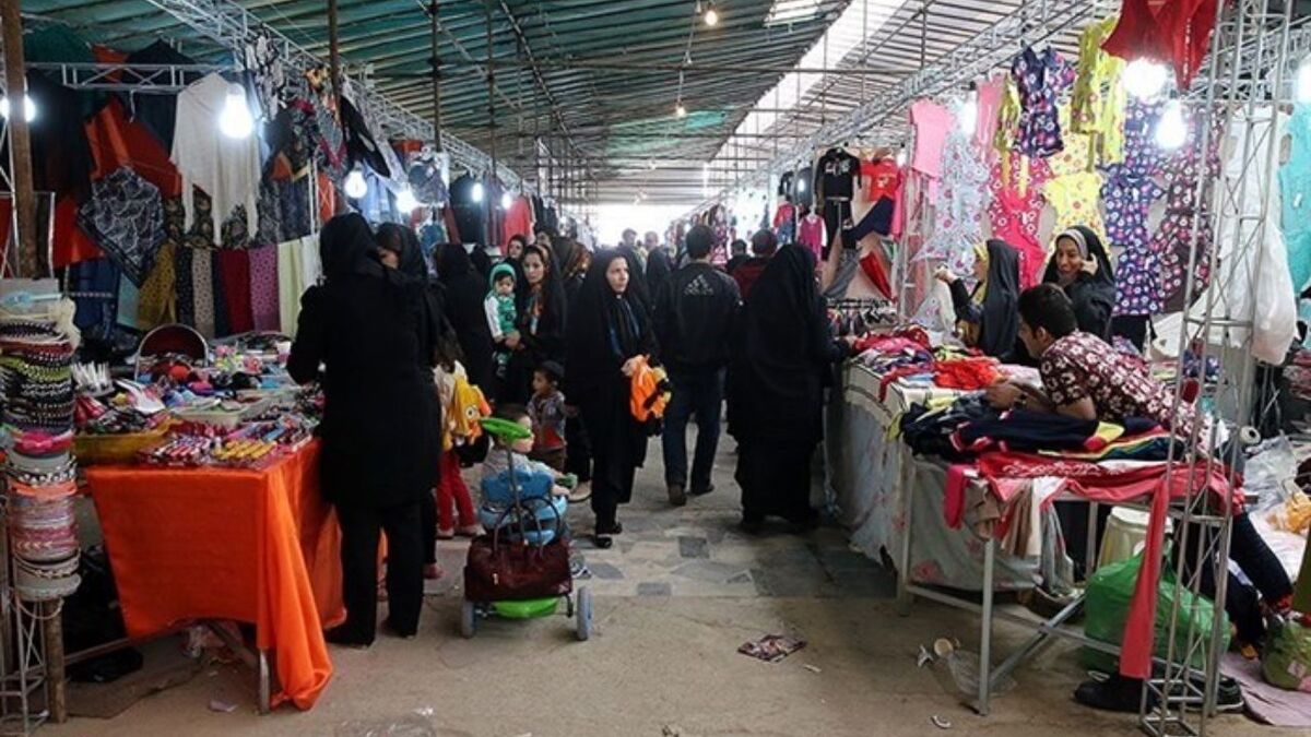 رئیس اتحادیه فروشندگان صنف پوشاک مشهد گفت: در نمایشگاه‌های پوشاک به جای عرضه محصولات بی کیفیت باید به سمت برگراری جشنوار‌های فروش فوق العاده در سطح شهر و واحد‌های صنفی منتخب حرکت کنیم. 