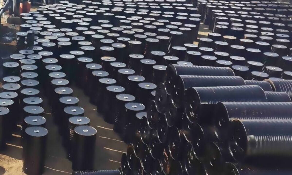 رییس هیات مدیره اتحادیه صادرکنندگان فرآورده‌های نفت، گاز و پتروشیمی ایران گفت: ظرفیت ۵ میلیون تنی صادرات قیر در کشور وجود دارد و در سال جاری یک میلیارد دلار درآمد از محل صادرات قیر به کشور وارد شده است.