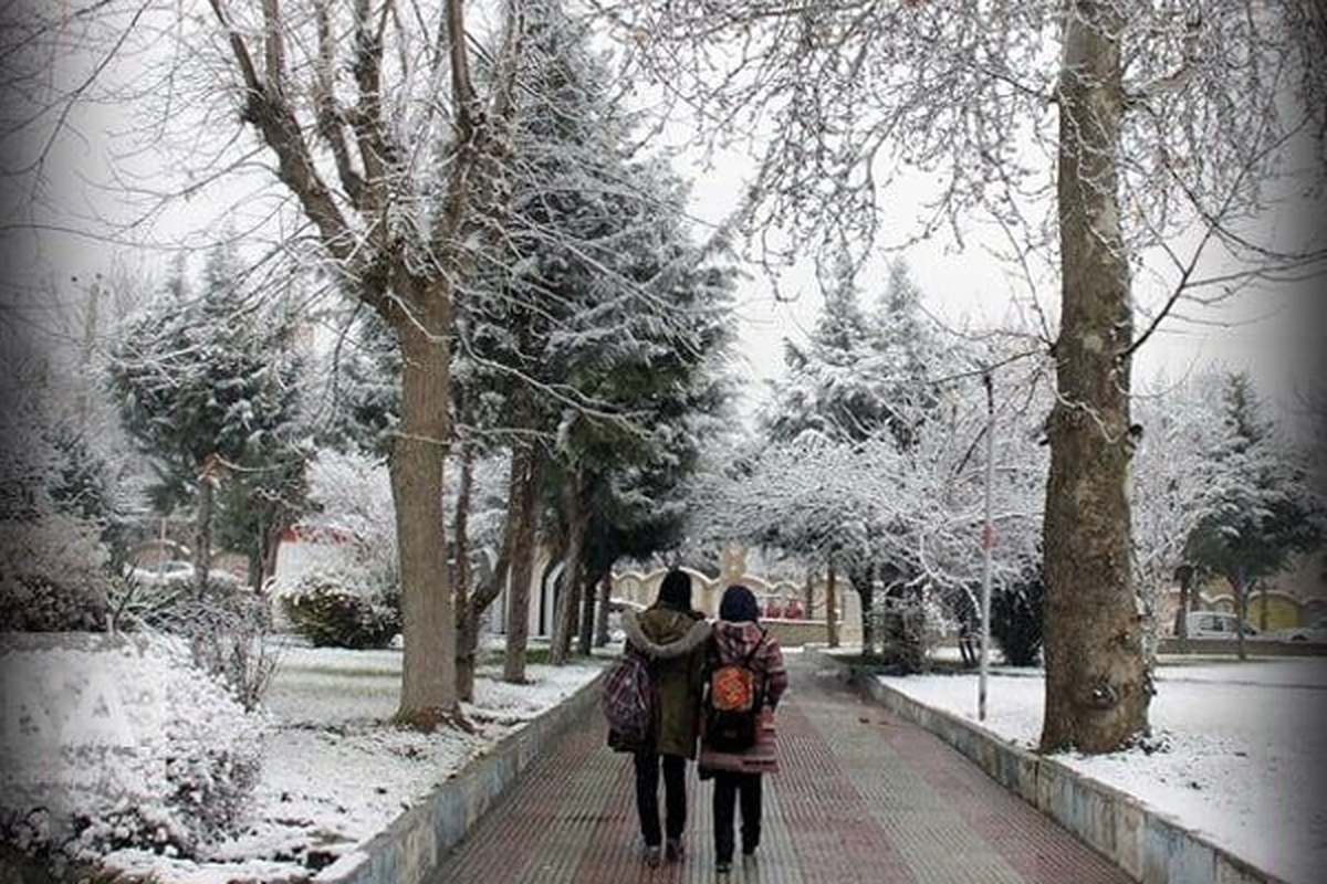 بارش برف در روز چهارشنبه، ممکن است برخی مدارس استان تهران را تعطیل کند.