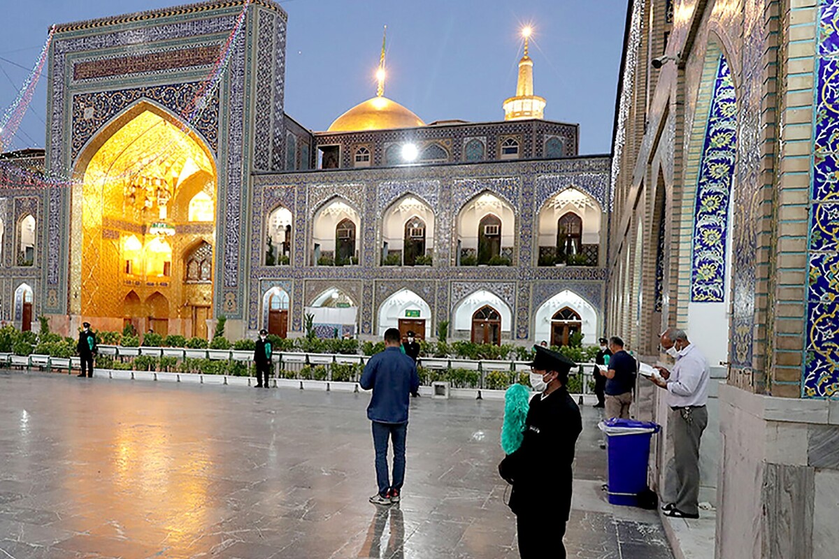 نایب رییس کمیسیون برنامه و بودجه مجلس گفت: رقم در نظر گرفته شده برای بودجه زیارت در مشهد کم است و این در حالی است که سایر شهرهای زیارتی کشور نیز در این رقم سهیم هستند.