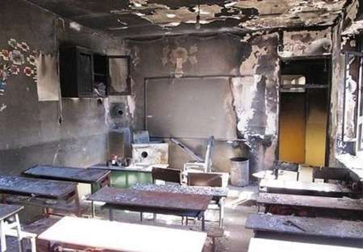 حادثه انفجار به دلیل نشت گاز در یکی از مدارس شهر ملایر امروز سه شنبه چهارم بهمن ۱۴۰۱ باعث صدمه و سوختگی خدمتکار مدرسه شد.