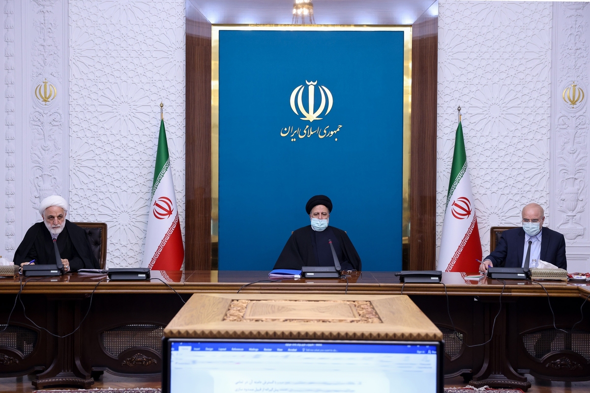 شورای‌عالی هماهنگی اقتصادی قوا اختیارات درخواست شده از سوی بانک مرکزی برای حفظ ارزش پول ملی و کنترل تورم را به تصویب رساند.