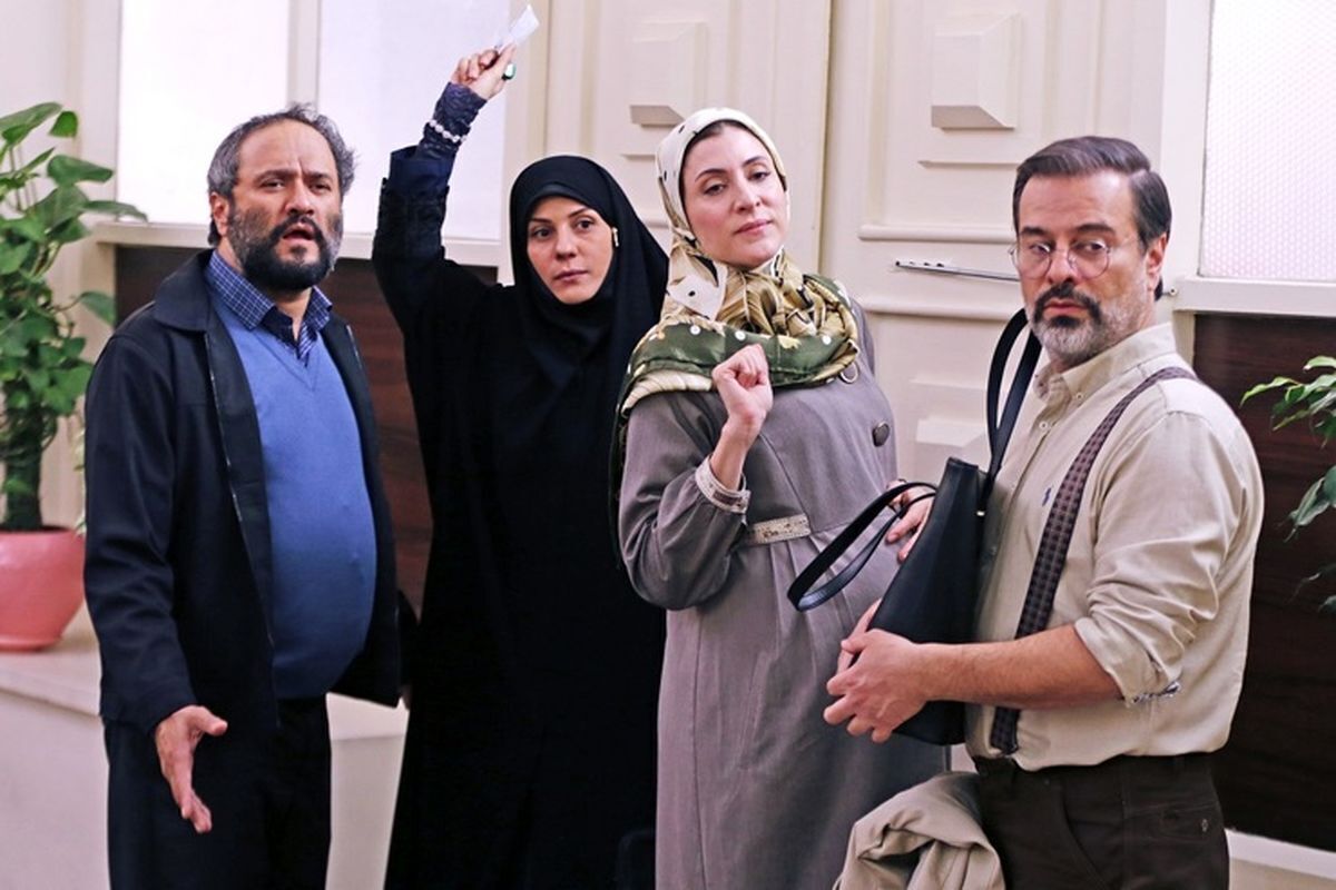 در حالی که تا آغاز جشنواره فیلم فجر چیزی نمانده است، سه فیلم تازه اکران شده در سینما‌ها به فروش حدود ۱۰ میلیارد تومانی دست یافته اند.