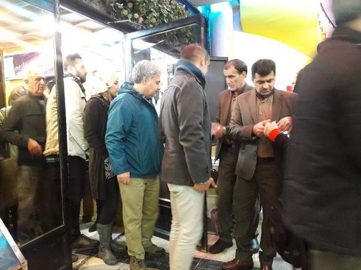 امسال سینماها با همان سقف قیمت خود بلیت می‌فروشند. به این ترتیب سینماهای مدرن و ممتاز با بلیت‌هایی به قیمت ۴۵ هزار و ۳۵ هزار تومان فیلم‌های چهل‌ویکمین دوره جشنواره فجر را به مخاطبان عرضه خواهند کرد.