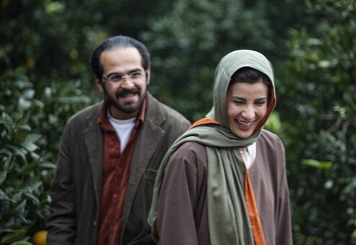 از پوستر فیلم سینمایی «جنگل پرتقال» با بازی سارا بهرامی که قرار است در جشنواره چهل‌ویکم فجر نمایش داده شود رونمایی شد.