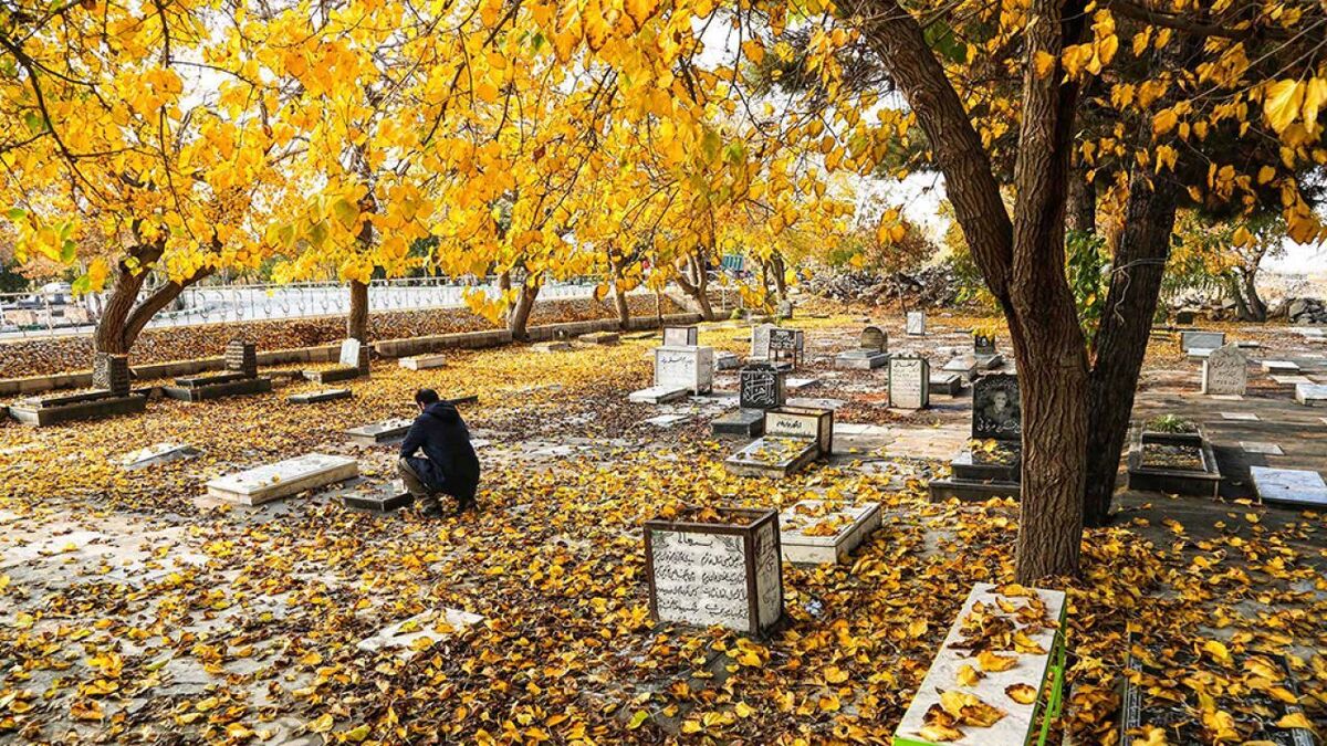سازمان تأمین‌اجتماعی اعلام کرد: بیمه‌شدگان اجباری، اختیاری، توافقی، رانندگان، کارگران ساختمانی، مقرری‌بگیران بیمه بیکاری و قالیبافان بیمه‌شده از واجدین شرایط دریافت کمک هزینه مراسم ترحیم تأمین‌اجتماعی به‌شمار می‌روند.