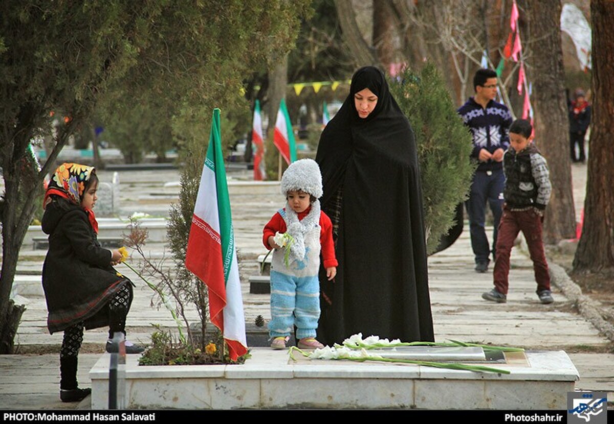 براساس قانون تامین اجتماعی پرداخت مستمری به بازماندگان واجد شرایط بیمه شده در گذشته ضروری است؛ اما آیا نوادگان فرزندان دختر هم می‌توانند مستمری اجداد خود را دریافت کنند؟ 