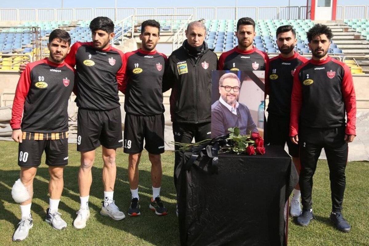 بازیکنان و اعضای پرسپولیس به دلیل سفر به اهواز و دیدار با فولاد قادر به حضور در مراسم سالگرد مهرداد میناوند نشدند.