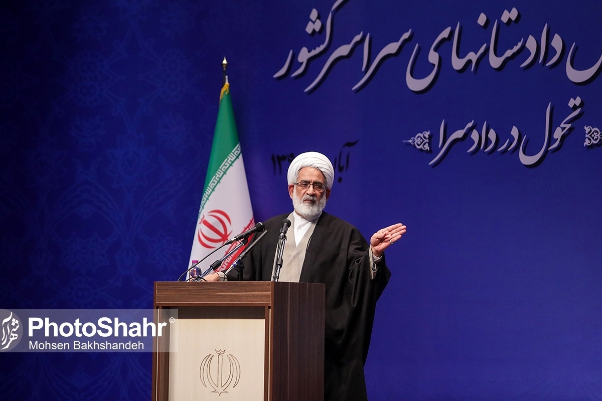 در پی وقوع چندین مورد مسمومیت در مدارس قم و نگرانی‌های به وجود آمده در این خصوص دادستان کل کشور با ورود به موضوع دادستان عمومی و انقلاب مرکز استان قم را مامور به پیگیری ویژه و برخورد قاطع با مقصرین احتمالی کرد.