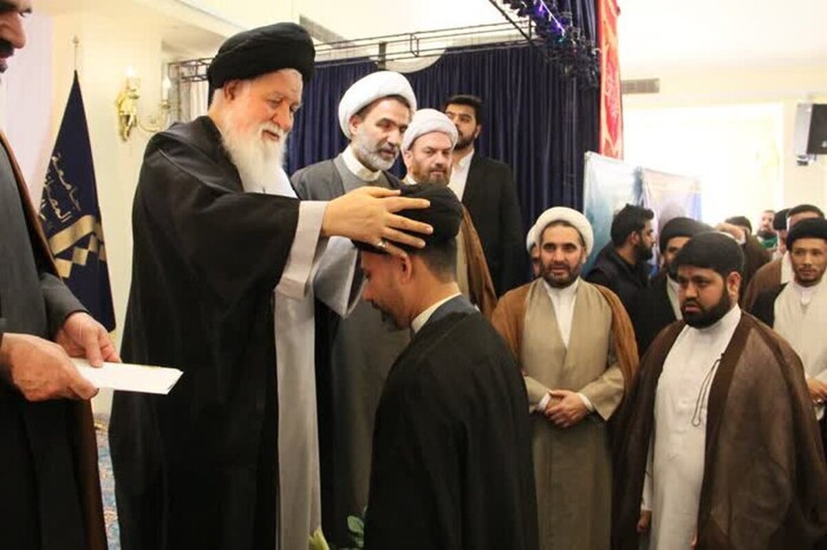 نماینده ولی فقیه در خراسان رضوی گفت: خیلی اوقات به خصوص در سن جوانی مسایل و مقامات دنیا چشم انسان را پُر می‌کند اما روحانیون باید مراقب باشند که گرفتار مادیات نشوند.