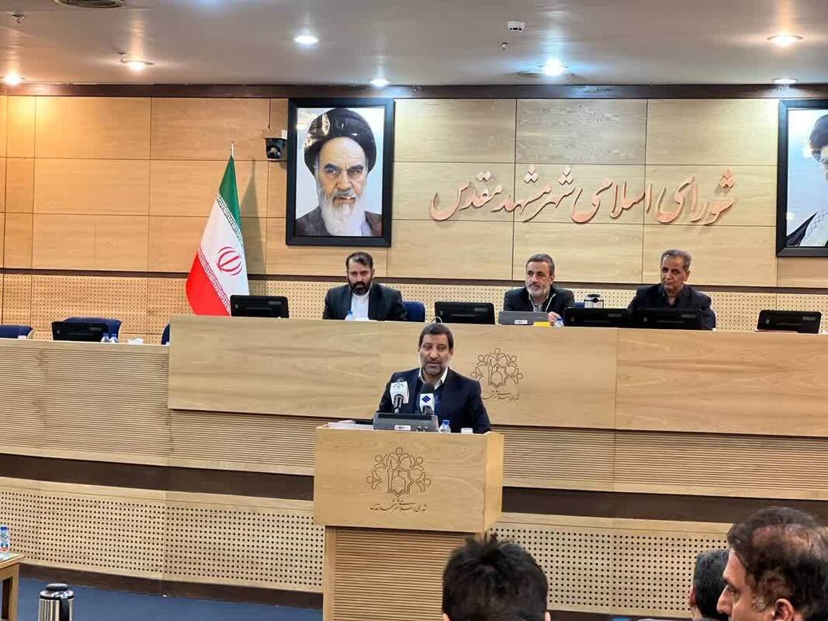 فرماندار مشهد گفت: سرانه آموزشی در حاشیه شهر مشهد از استاندارد کشوری و استانی بسیار پایین‌تر است و در حوزه آب‌ نیز در حاشیه شهر بحران داریم.