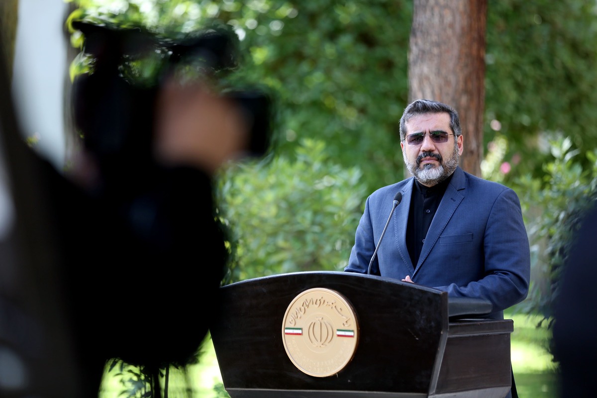 وزیر ارشاد گفت:  اینکه قرار است موزه ملی سینما در طرح مولدسازی اموال دولت فروخته شود، به هیچ وجه صحت ندارد.