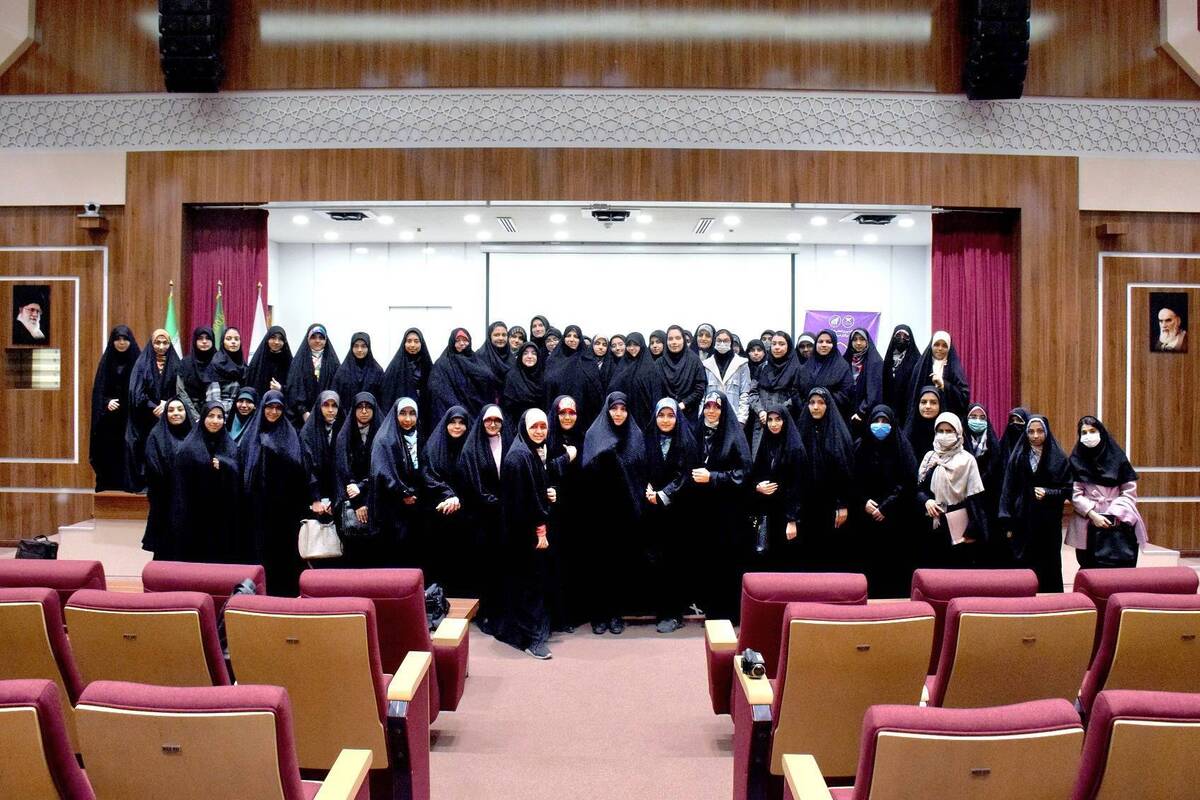 نشست اثرات سبک زندگی بر سلامت زنان و فرزندآوری، به میزبانی دانشگاه بین المللی امام رضا (ع) برگزار شد.