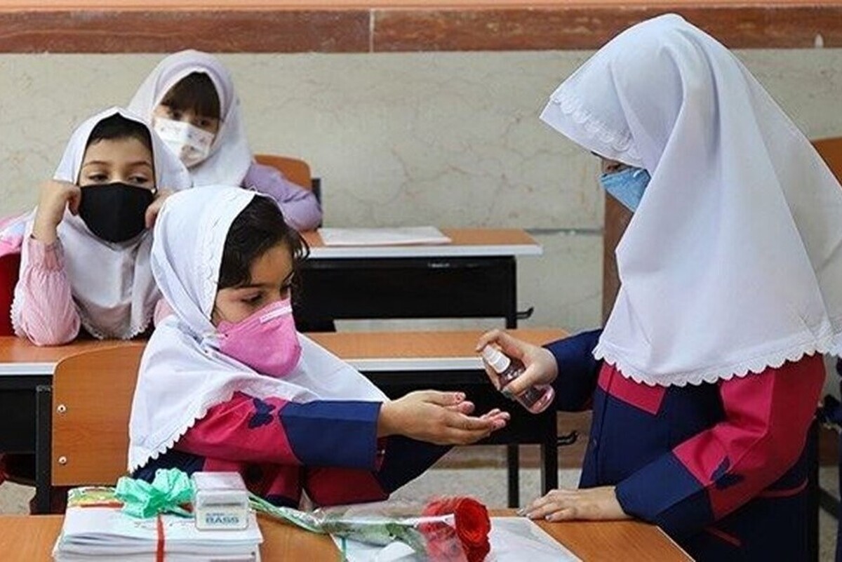 مدیرکل آموزش و پرورش خراسان رضوی با اشاره به مسمومیت برخی مدارس دخترانه در‌ کشور گفت: خوشبختانه تاکنون گزارشی مبنی بر مسمومیت در مدارس مشهد و خراسان رضوی اعلام نشده است.