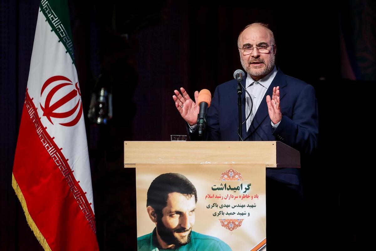 رئیس مجلس شورای اسلامی با بیان اینکه  امروز سیستم بروکراسی کشور نه تنها کاری نمی‌کند بلکه چوب لای چرخ کار مردم می‌گذارد، گفت: انقلاب اسلامی شهید باکری‌ها را به رخ کشید.