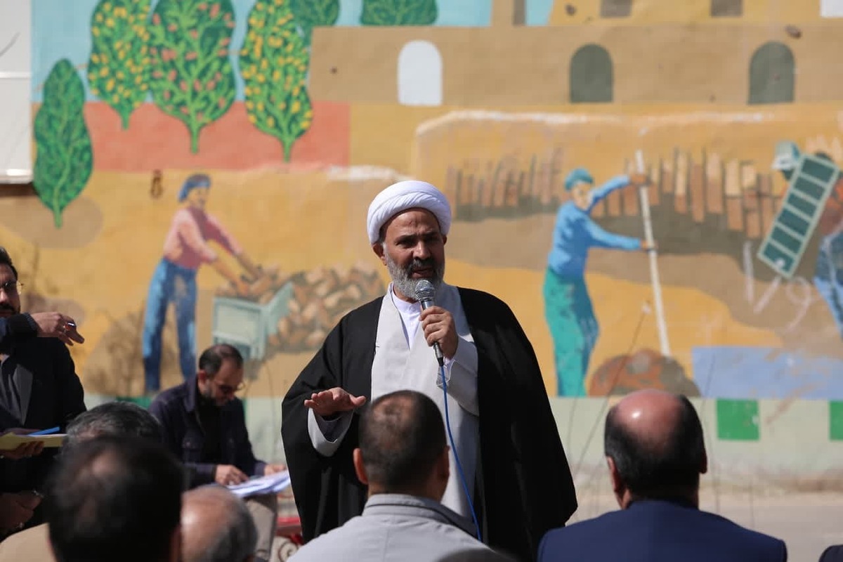 «آب‌گرفتگی‌های مستمر»، «اتصال ناقص به شبکه فاضلاب شهری»، «تناقض پروانه‌های ساختمانی با طرح تفصیلی جدید»، «چالش در اسناد مالکیتی» و «ضرورت پرداخت عوارض شهری برای تسریع زیباسازی محله» پنج چالش محور اهالی گود فخار در محله میرزاکوچک خان مشهد بود که در جریان بازدید میدانی رئیس کمیسیون اصل ۹۰ مجلس مورد بررسی قرار گرفت.