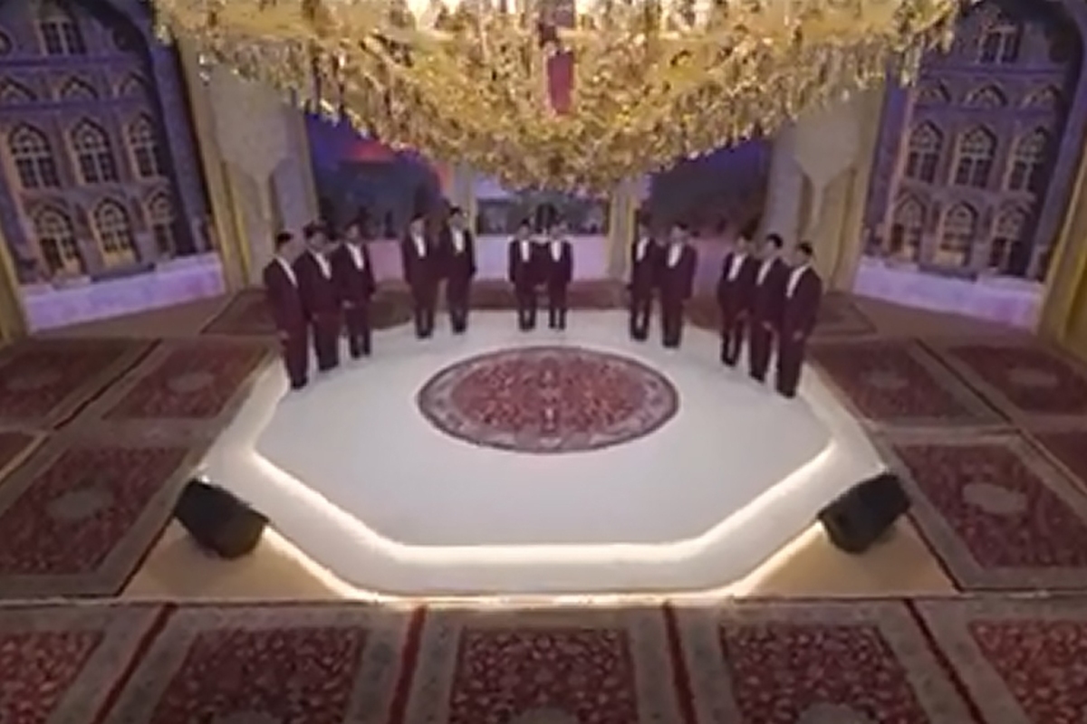 گروه سرود «میثاق مهاجرین» افغانستانی‌های مقیم ایران در قسمت پنجم برنامه معلی اجرای زیبایی درباره همزبانی و همدلی مردم افغانستان و ایران اجرا کردند.