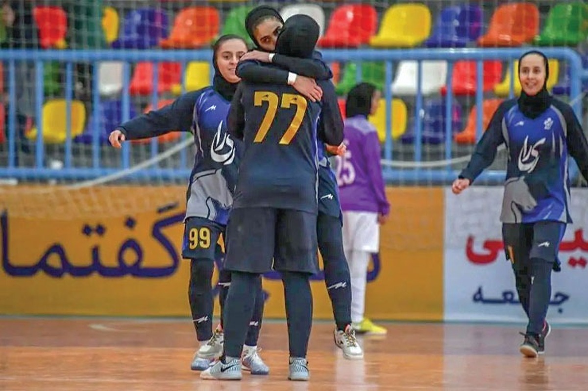 اولین دوره از سوپرلیگ فوتسال بانوان با قهرمانی پیکان پایان یافت