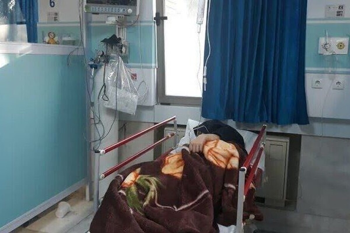 مدیر روابط عمومی دانشگاه علوم پزشکی و خدمات بهداشتی و درمانی استان زنجان گفت: تعدادی از دانش آموزان دبیرستان، ولی عصر (ع) زنجان با ادعای مسمومیت به مرکز درمانی منتقل شدند.