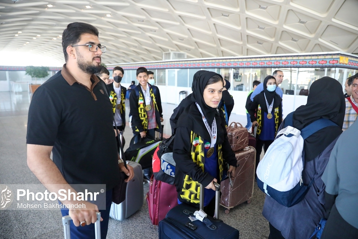 ملی‌پوش بدمینتون کشورمان گفت: پس از مسابقات آسیایی از طرف فدراسیون تجلیل و قدردانی صورت گرفت که بسیار مطلوب است، اما انتظار ما از مسئولین توجه بیشتر به بدمینتون و ورزش بانوان است.