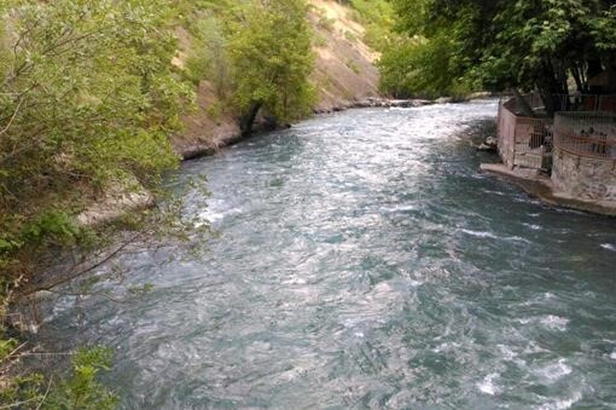 ‌ نمایندگان مردم در مجلس با اجاره بستر رودخانه‌ها از سوی شرکت‌های آب منطقه‌ای جهت استفاده‌های گردشگری و ایجاد حوضچه‌های آبزی‌پروری مخالفت کردند چرا که امکان بروز سیل را افزایش داده و برای مردم پایین‌دست نیز ایجاد مشکل می‌کند.