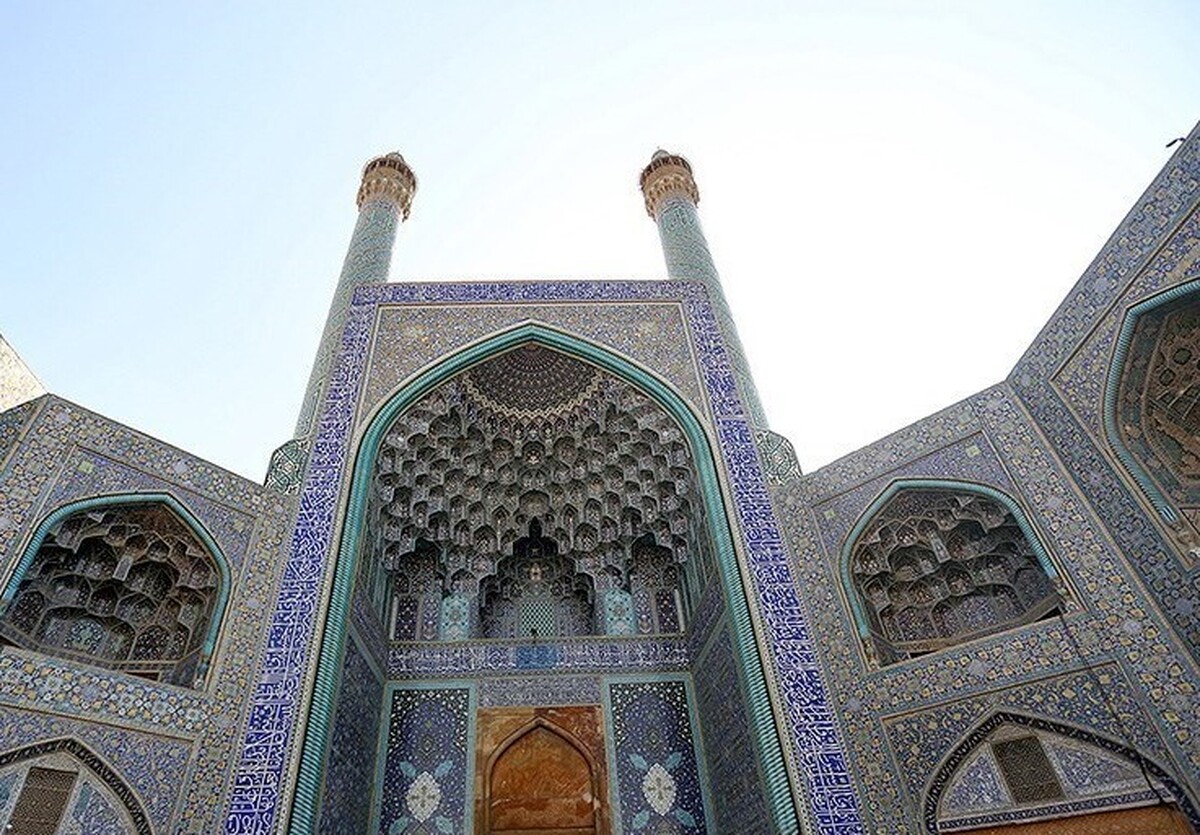 نمایندگان مردم در مجلس دولت را مکلف کردند در سال ۱۴۰۲ به هر مسجدی که در آن حداقل دو نوبت نماز واجب جماعت اقامه می‌شود، کمک صد میلیون تومانی داشته باشد.