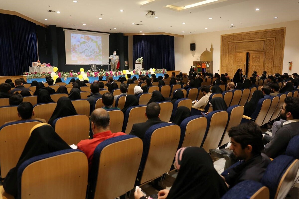 ۲۰۰ زوج جوان در نخستین دوره طرح آموزش مهارت‌های زندگی به همت آستان قدس رضوی شرکت کردند.