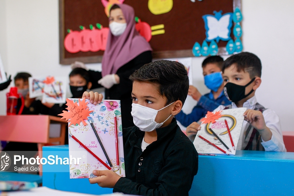 فیاضی گفت: کمک های بین المللی به ارزش ۱۷ میلیون دلار ۵ درصد از هزینه های تحصیلی اتباع را پوشش می دهد.