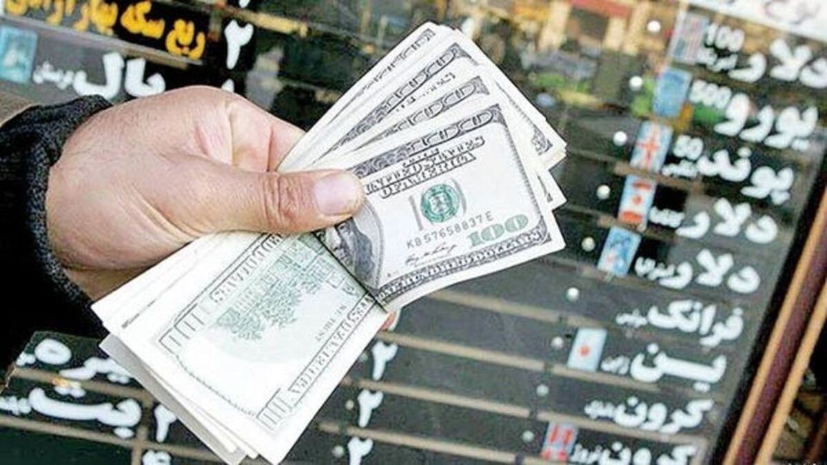  
در پی ریزش قیمت‌ها در بازار ارز، از صبح امروز دلار در صرافی‌ها به کانال ۴۸ هزار تومان بازگشته است.