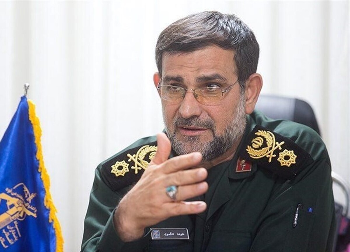 فرمانده نیروی دریایی سپاه گفت: ارتقای سطح توان رزم دریایی با تبدیل  شناور‌های راکت انداز در کلاس شناور‌های عاشورا و طارق به موشک‌انداز‌های نقطه‌زن با برد موشکی حداقل ۱۰ و حداکثر بیش از ۱۸۰ کیلومتر برد مفید در نیروی دریایی سپاه محقق شده است.