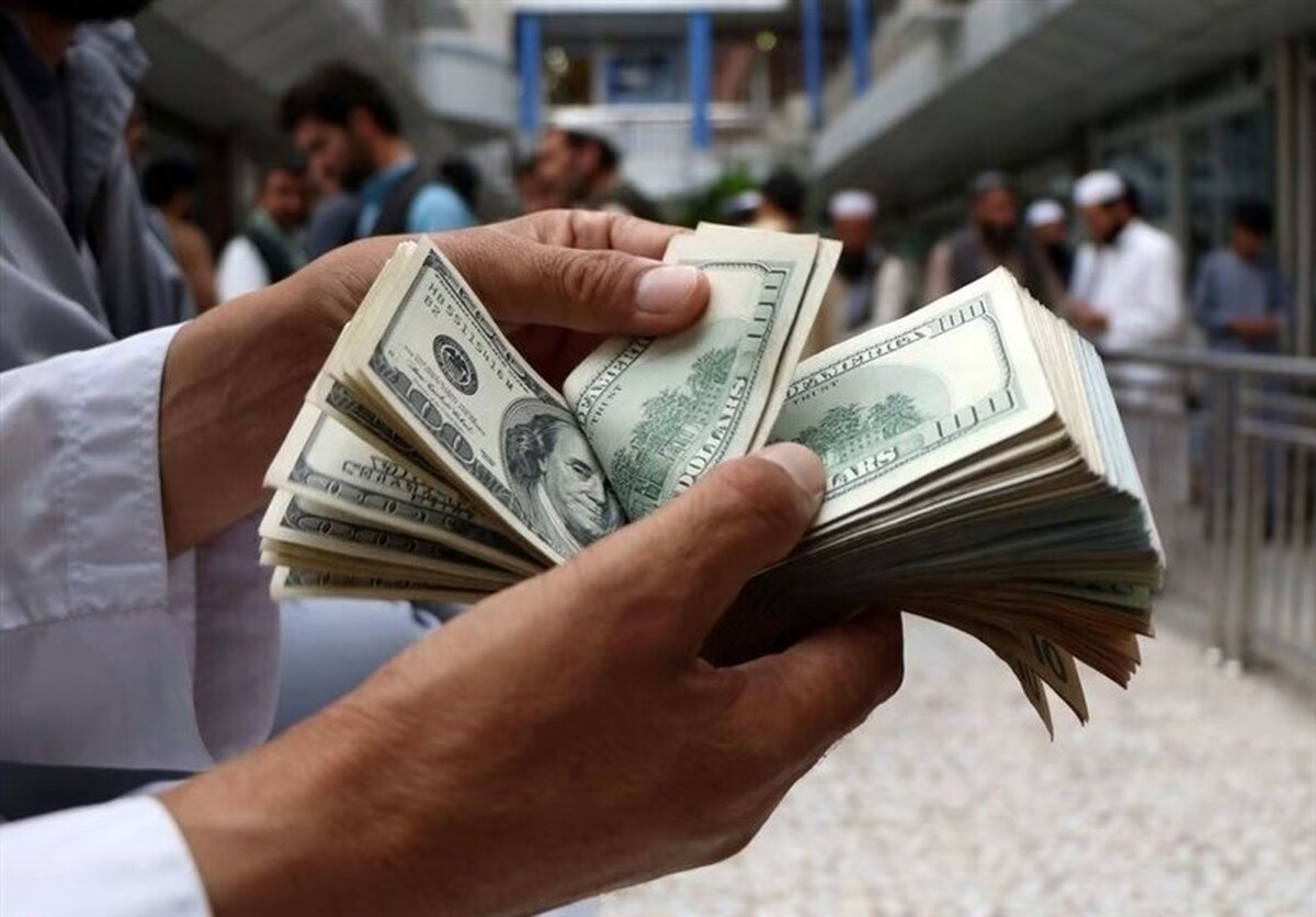 دبیرکل اتاق مشترک بازرگانی ایران و عراق گفت: آمریکا اجازه پرداخت ۵۰۰میلیون دلار از پول‌های ایران در بانک‌های عراقی را داده است.