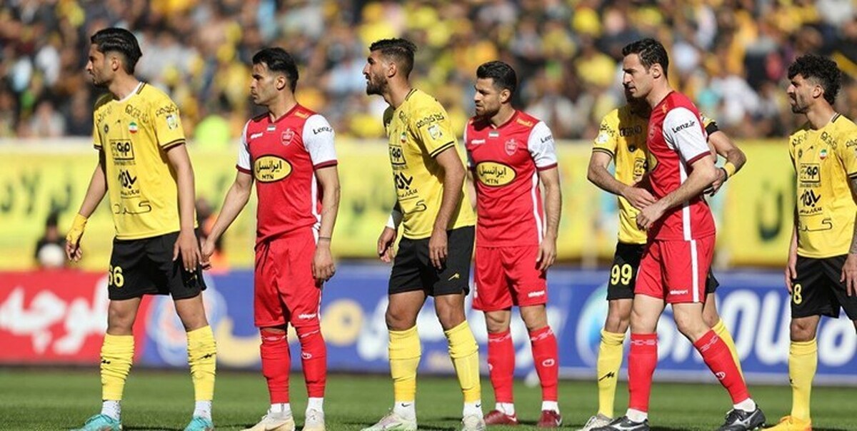 بازیکنان تیم فوتبال پرسپولیس دنبال پاداش‌های معوقه خود هستند.