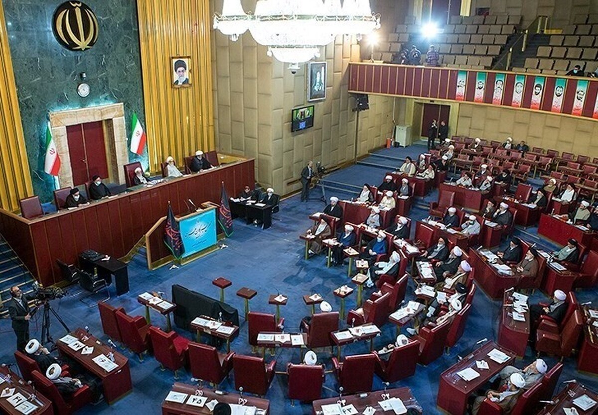 یازدهمین اجلاسیه مجلس خبرگان رهبری صبح امروز با حضور اعضاء خبرگان رهبری آغاز شد.