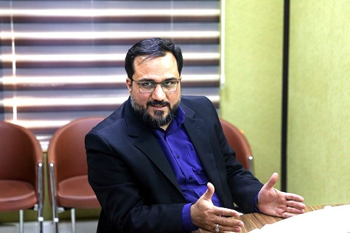 ویدئویی از انتقاد کارشناس برنامه شبکه افق از بازپخش سریال آقای گرفتار در صداوسیما را در ادامه ببینید.
