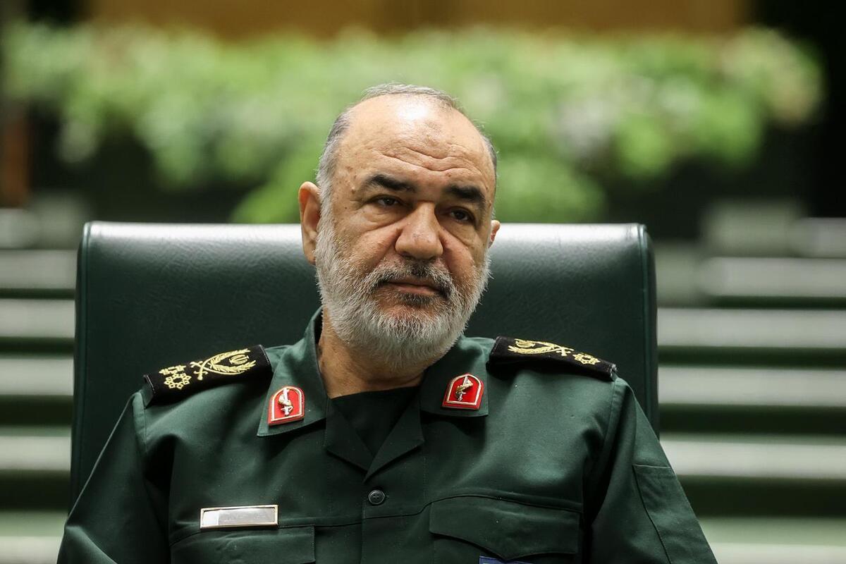 فرمانده کل سپاه پاسداران در پیامی درگذشت حسن غفوری‌فرد را تسلیت گفت و تاکید کرد: او با مواضع انقلابی و خردمندانه در حوادث و رخداد‌های حساس همواره حامی نظام و رهبری عزیز و پژواک وحدت و انسجام در جامعه اسلامی بود.