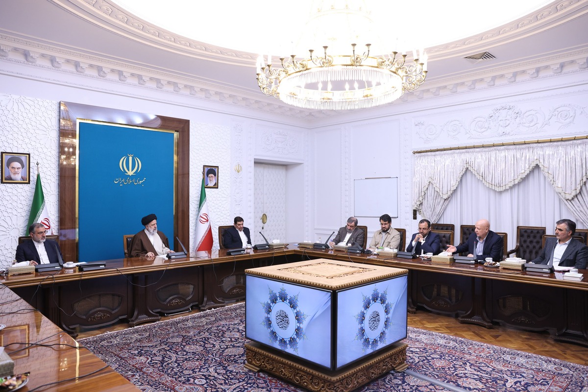 گزارش بانک مرکزی از کاهش نرخ دلار| تاکید ستاد اقتصادی دولت بر جلوگیری از نوسان قیمت‌ها و ایجاد ثبات و آرامش در بازار