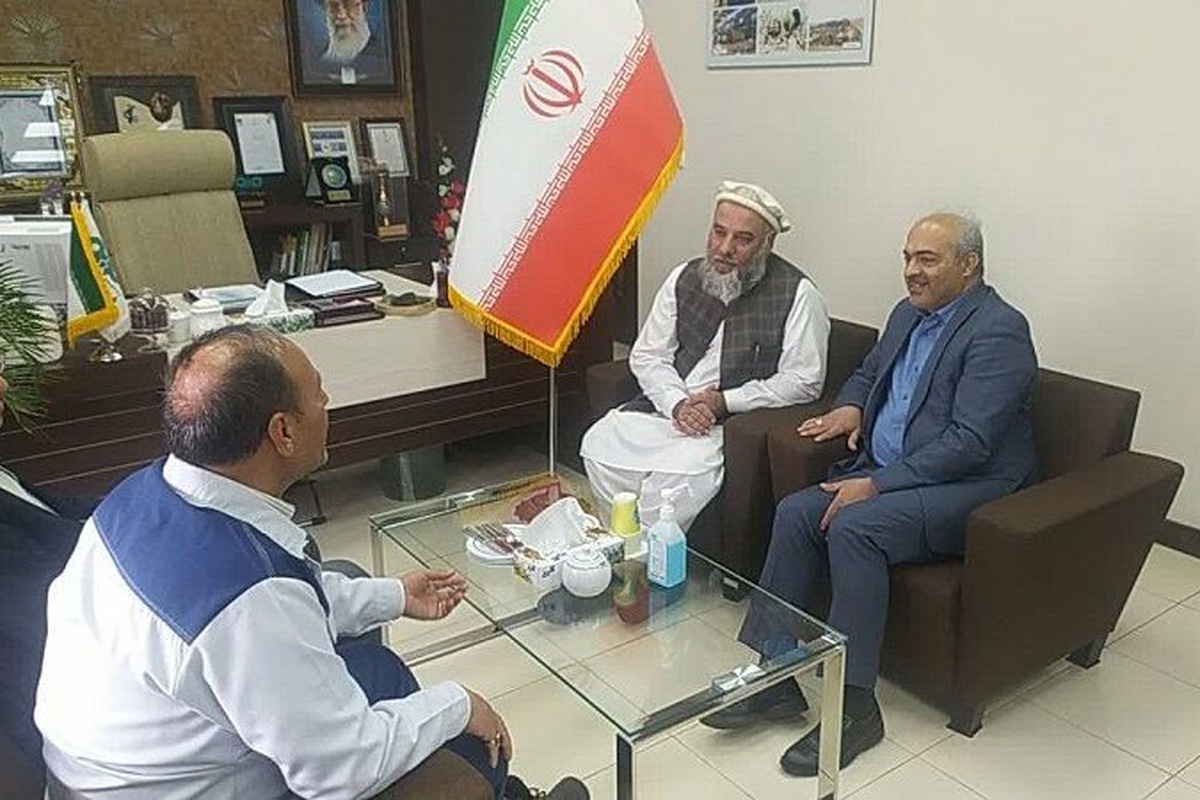سرپرست وزارت صنعت و تجارت افغانستان گفت: شهرستان خواف با برخورداری از معادن غنی سنگ آهن از ظرفیتهای خوبی برای توسعه همکاریها و سرمایه گذاریهای اقتصادی و صنعتی و معدنی بین ایران و افغانستان برخوردار است.